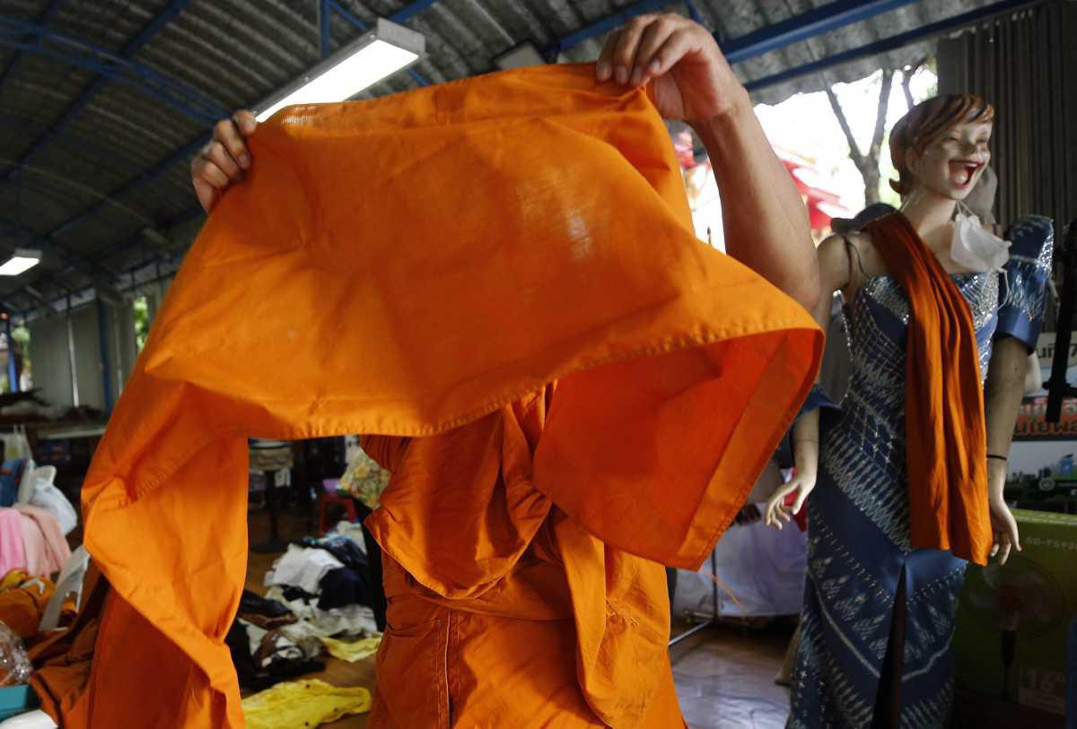 [Focus] - Les robes des moines bouddhistes en bouteilles de plastique recyclées 