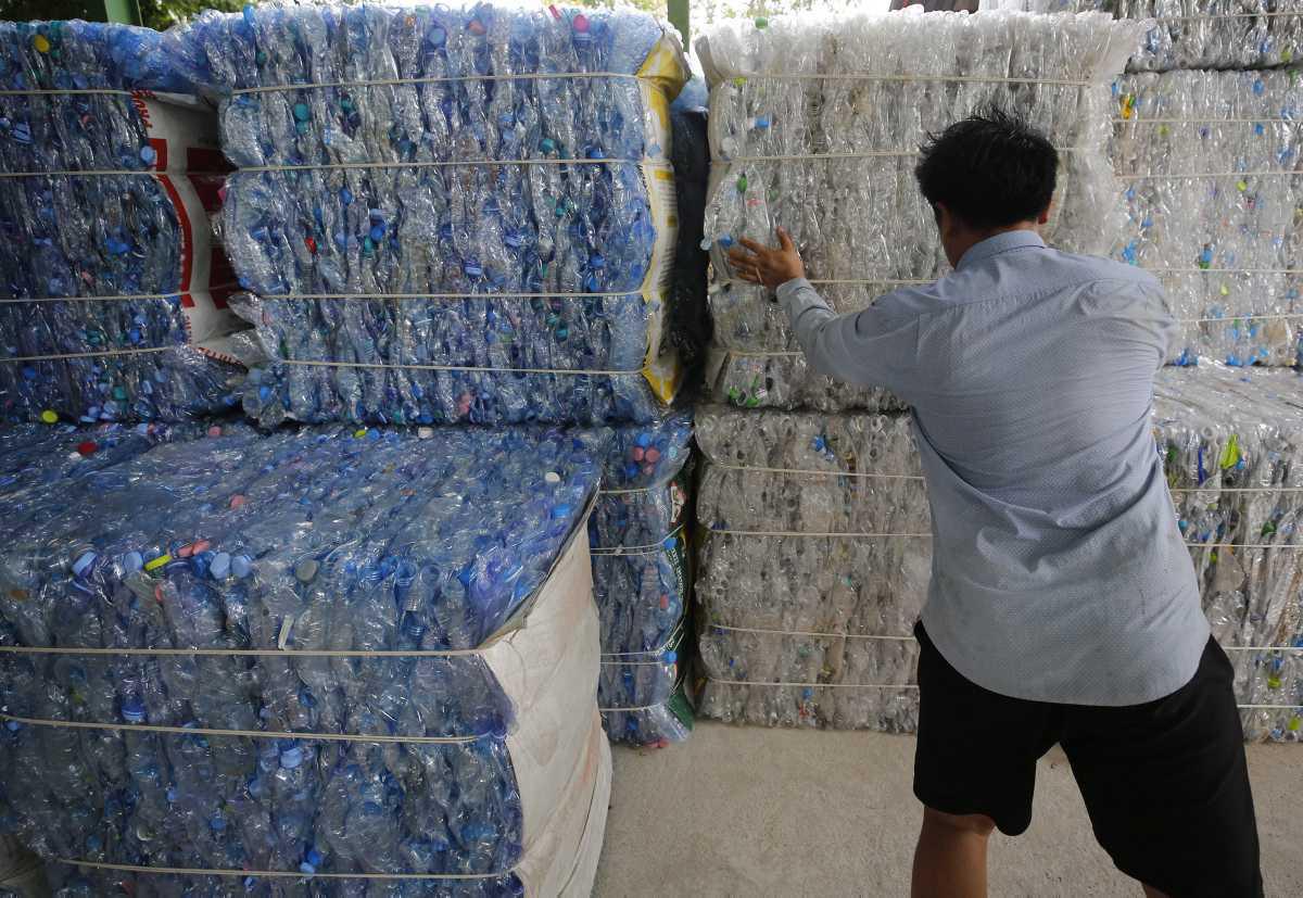 [Focus] - Les robes des moines bouddhistes en bouteilles de plastique recyclées 