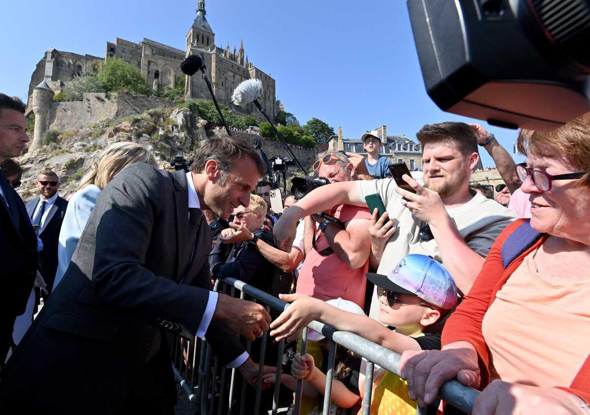 [Focus] - En mai, fais ce qu'il te plaît ! Emmanuel Macron renoue avec le terrain