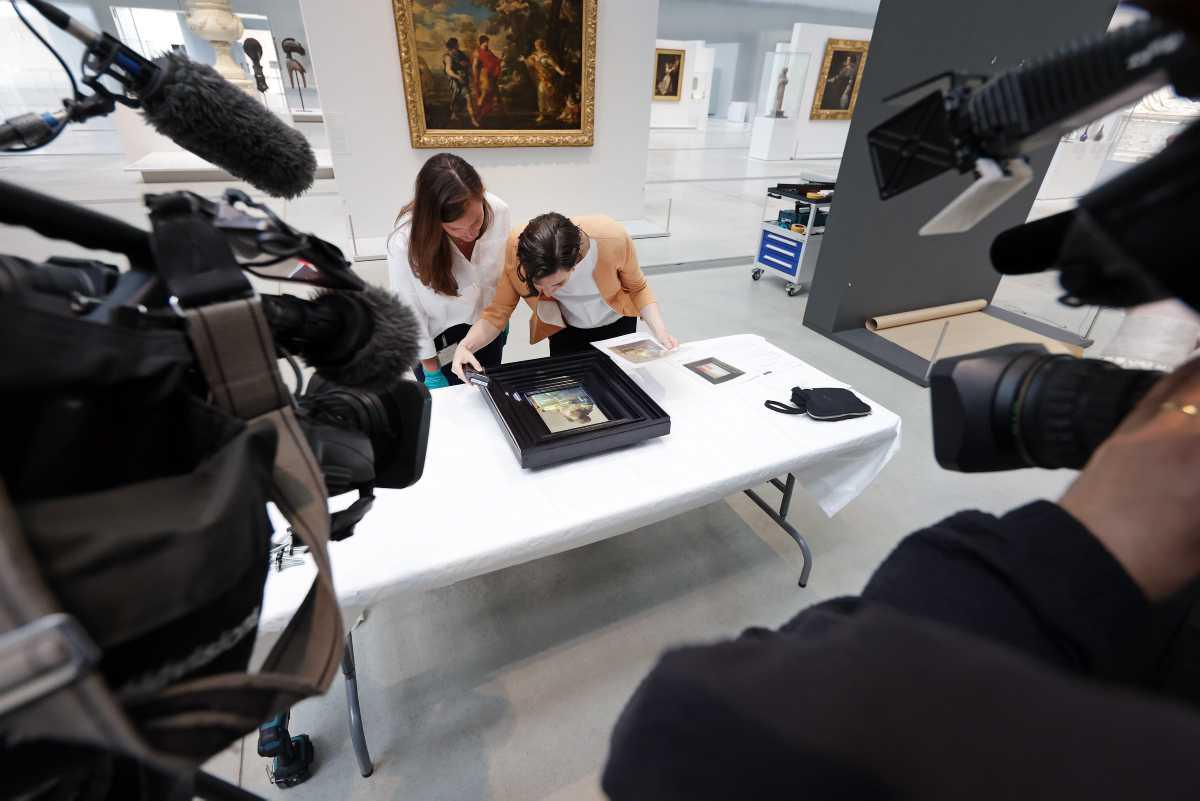 [Focus] - La dentellière de Vermeer arrive au musée du Louvre Lens