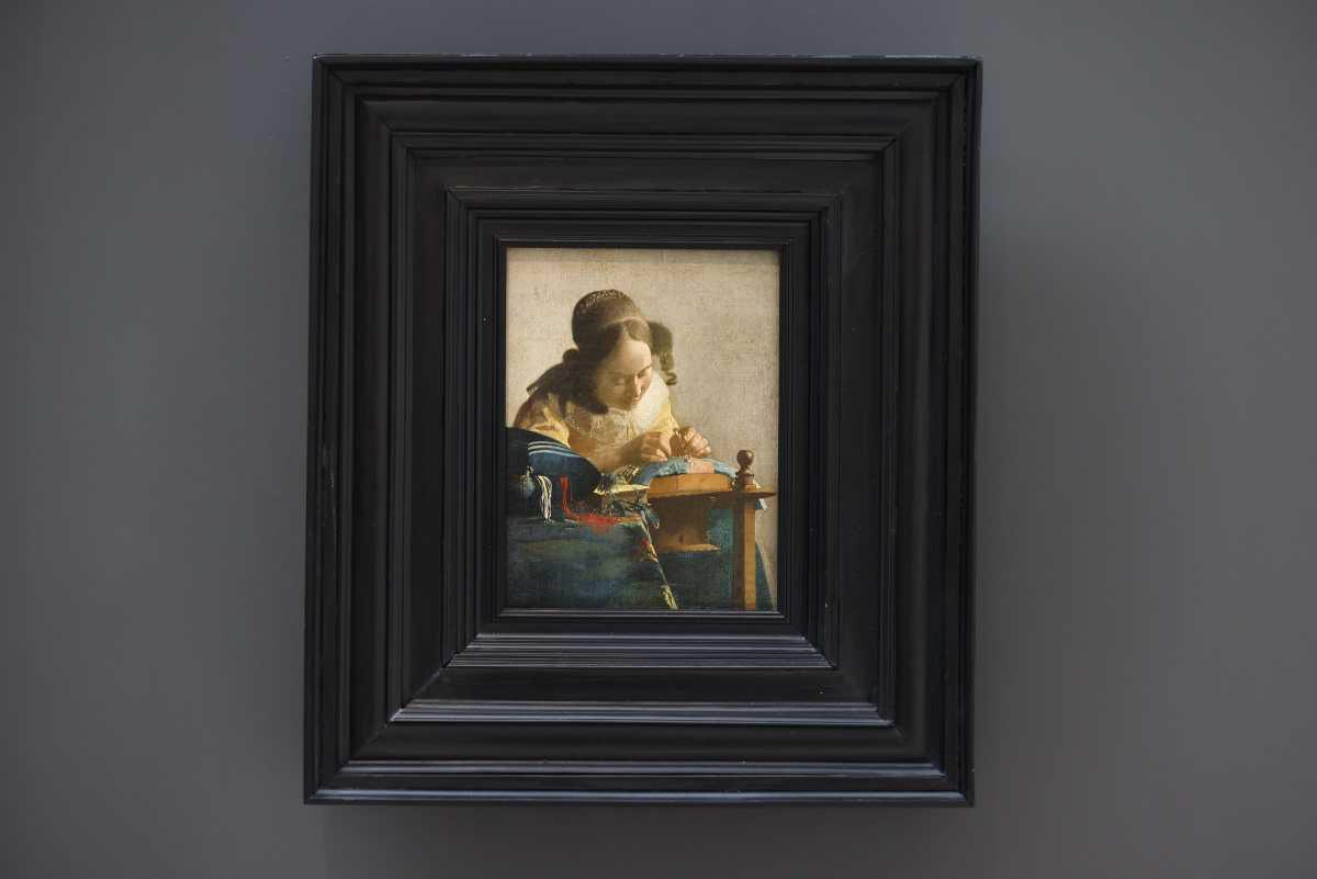 [Focus] - La dentellière de Vermeer arrive au musée du Louvre Lens