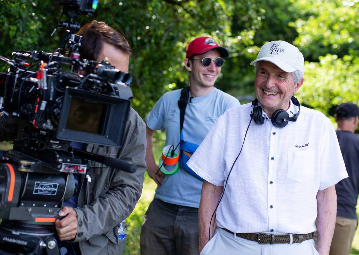 [Focus] - Complicité et rires entre Claude Lelouch et Kad Merad sur le tournage du film Finalement