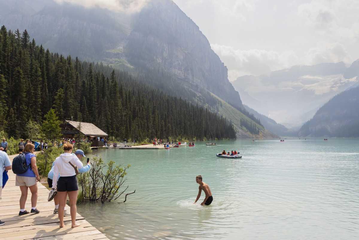 [Focus] - Cet été, fuyez la canicule et partez à la découverte des splendeurs du Lac Louise au Canada