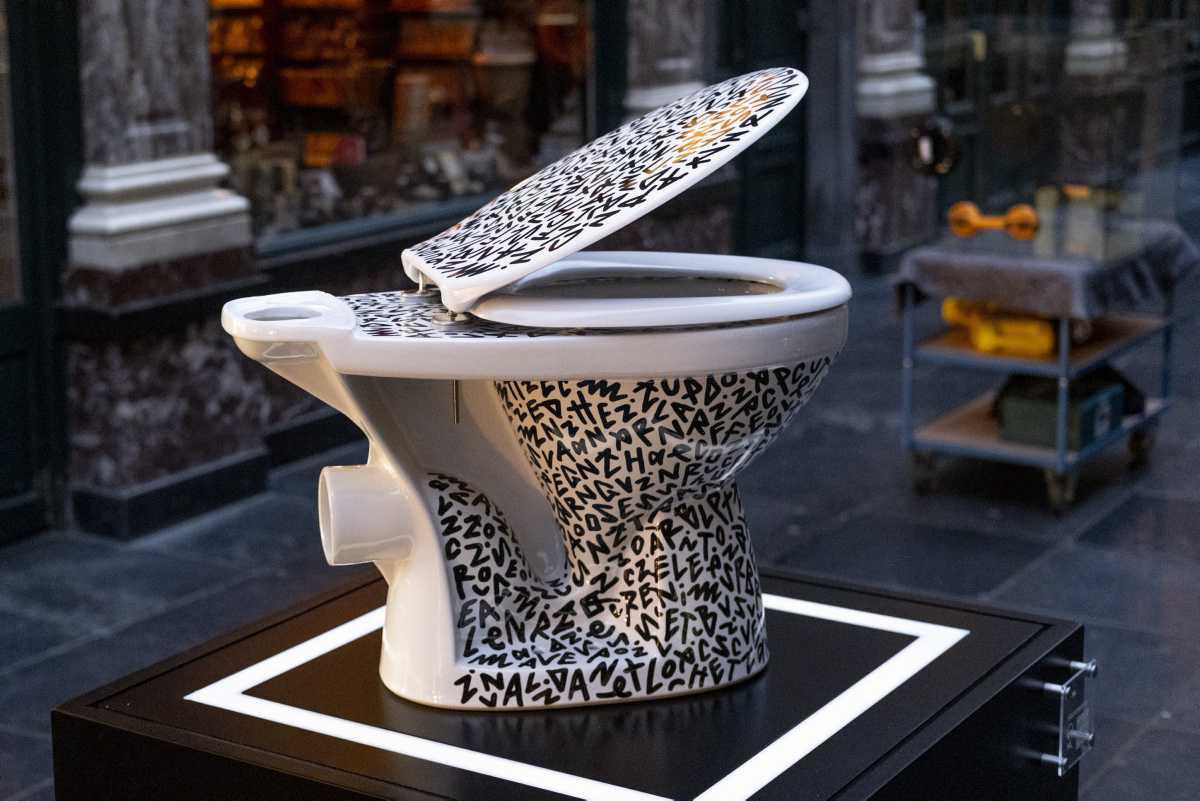 [Focus] - "Toilet Tales" : Quand les Toilettes deviennent des œuvres d'Art pour briser les tabous des MICI 