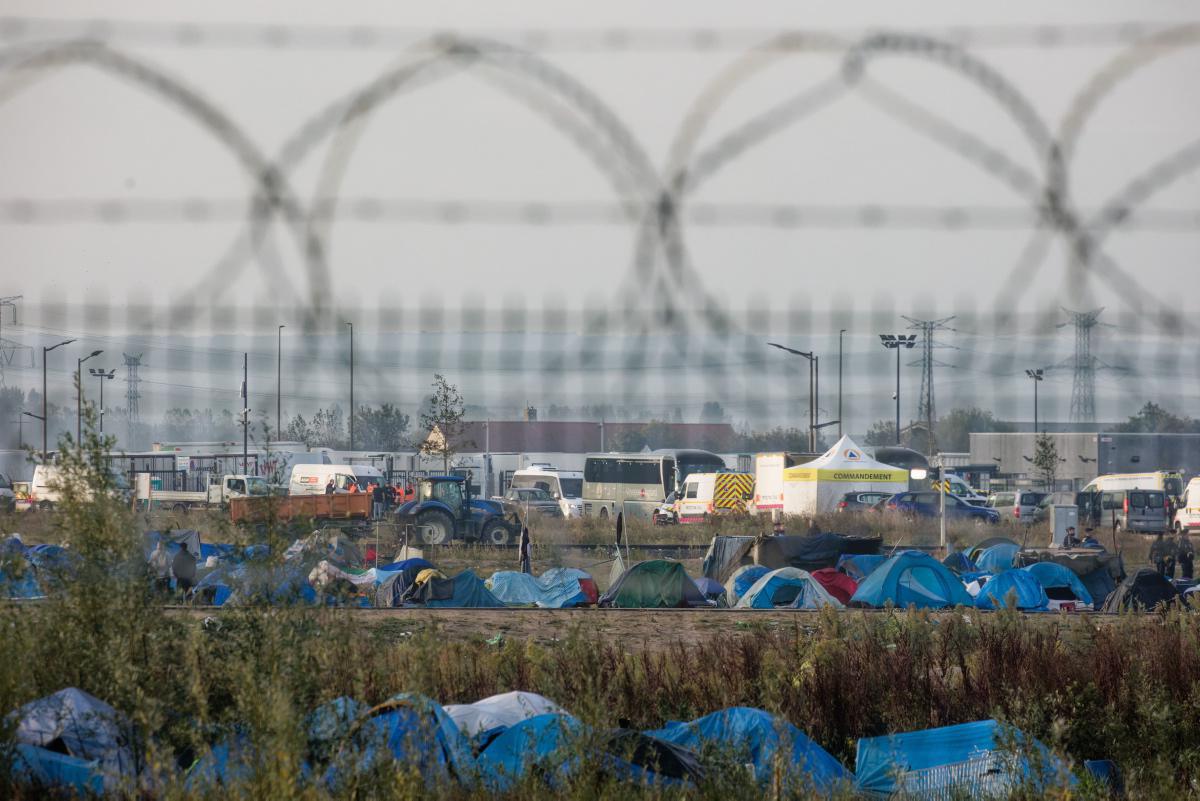 [Focus] - Le plus grand camp de migrants démantelé à Calais, une nouvelle fois