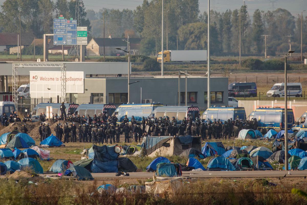 [Focus] - Le plus grand camp de migrants démantelé à Calais, une nouvelle fois