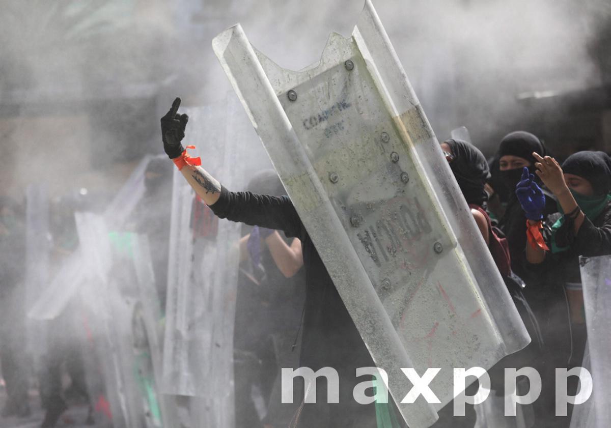 Protest in favor of legal and safe Abortion in Mexico City