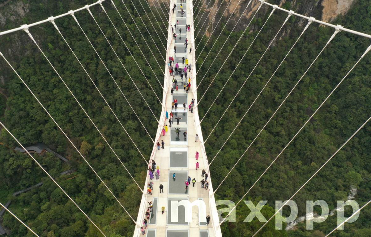 Tourists Visit Zhangjiajie