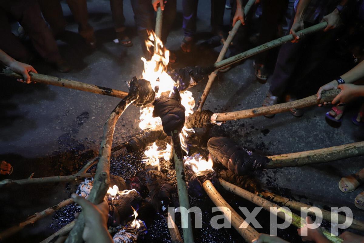 Jadavpur University students protest against gang rape in Kolkata, India