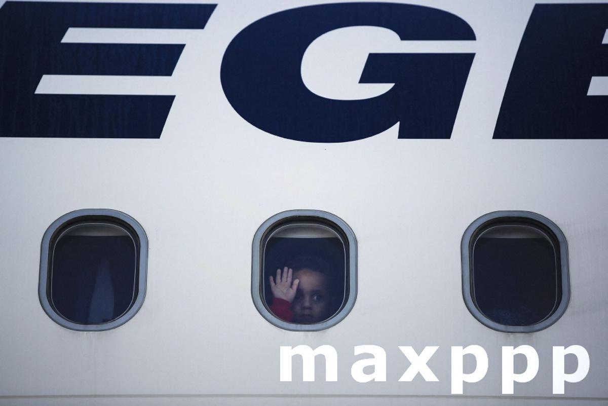 101 refugees travel to Germany from Greek island of Lesbos