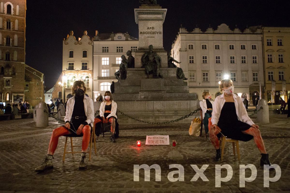 En Pologne, manifestations apres le durcissement de la loi sur l'avortement