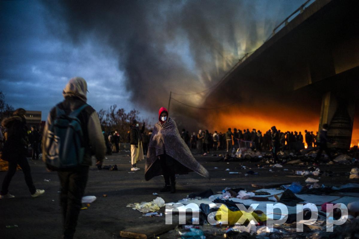 Migrants cleared from camps in Saint Denis