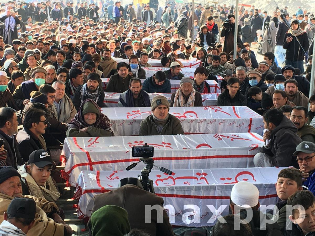 11 Shi'ite minority people were killed by unknown gunmen