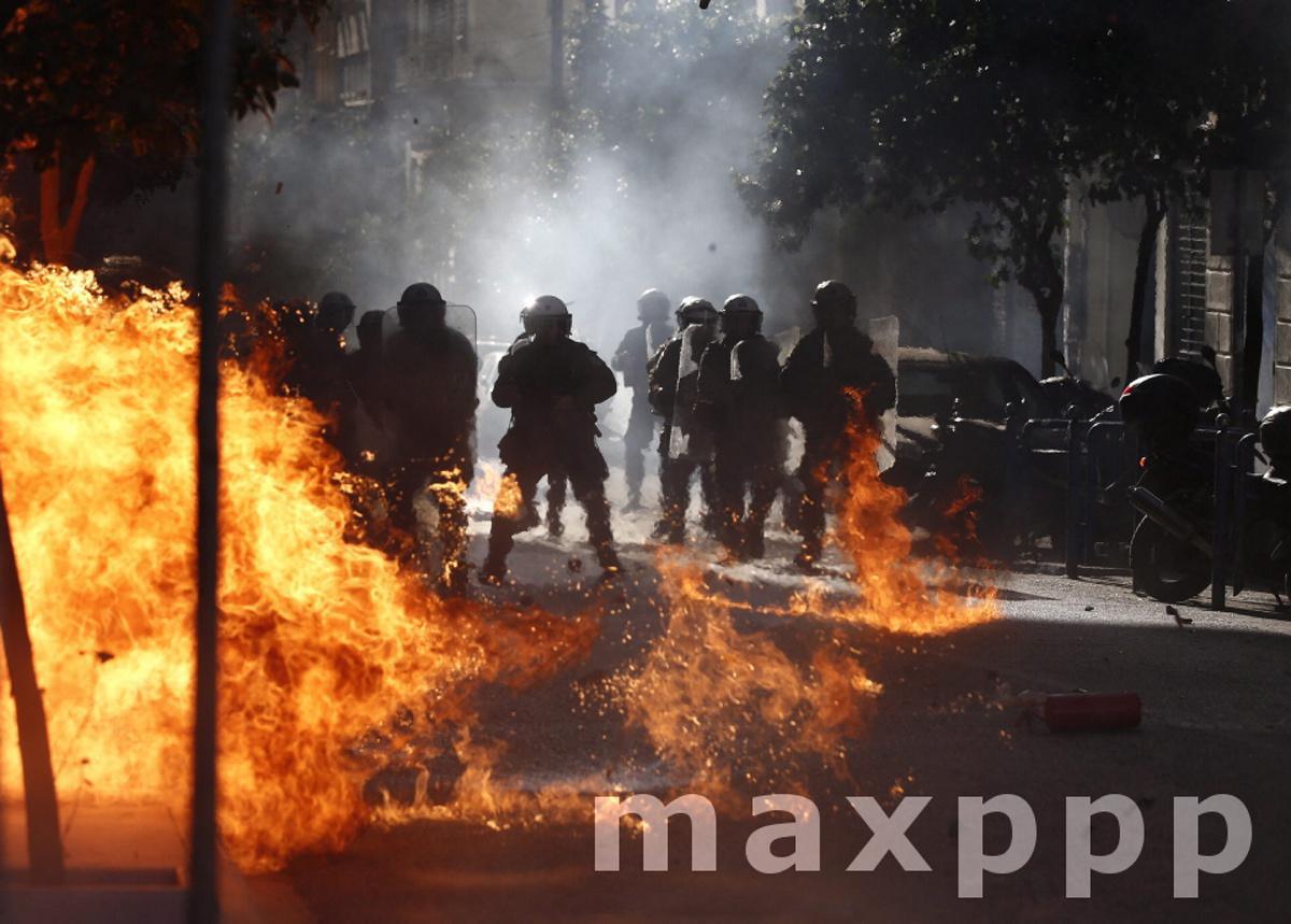 University students protest against the reforms in higher education