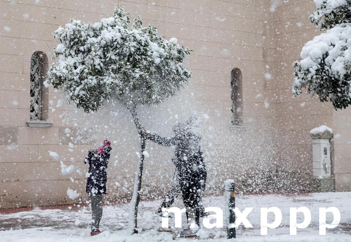 Snow in Athens