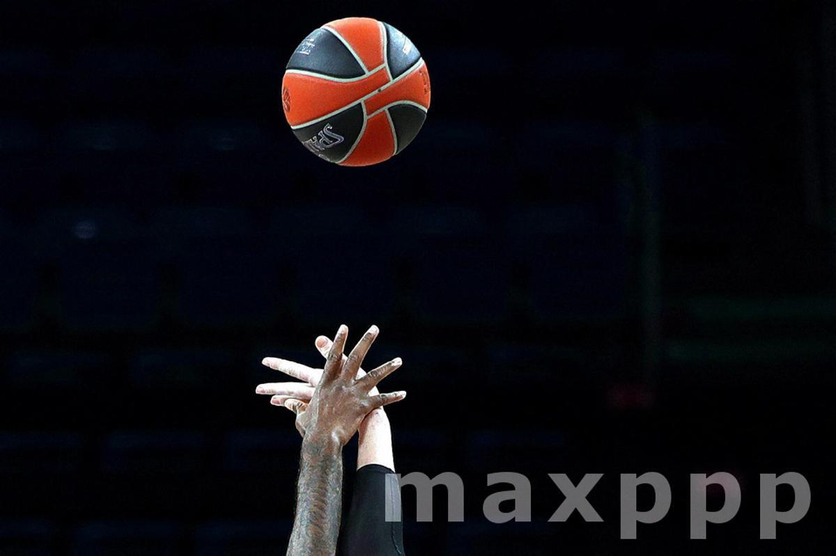 Anadolu Efes Istanbul vs Olympiacos Piraeus