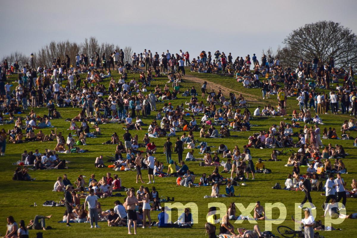 Heatwave in London, UK - 30 Mar 2021