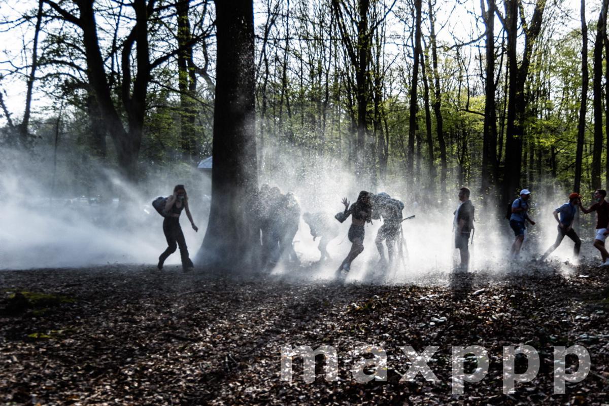 Protest against sanitary measures and wild party in Brussels