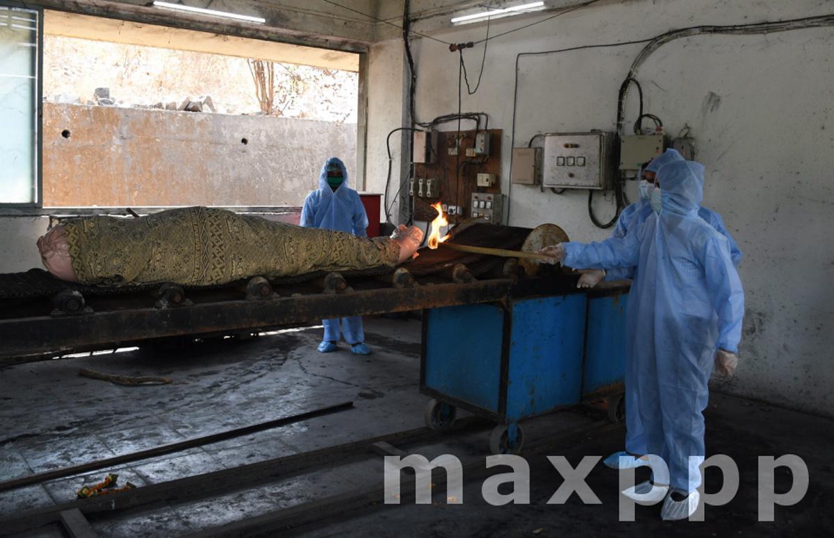 Covid-19 cremation in Mumbai, India