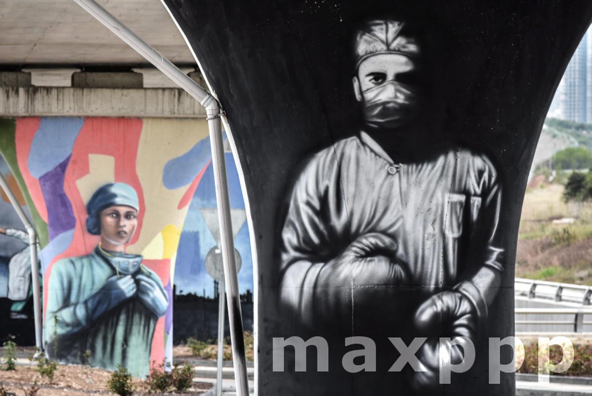 Graffiti symbolizing dedication of healthcare workers in Ankara