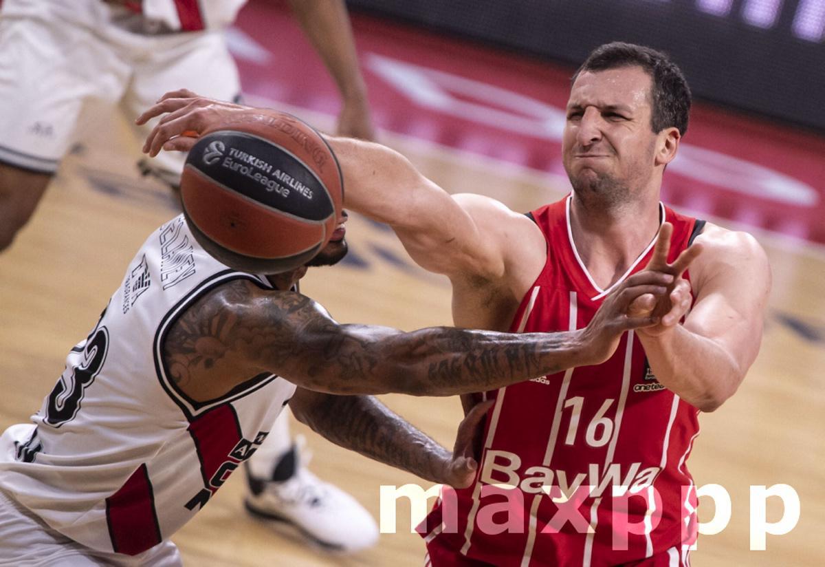 Bayern Munich vs AX Armani Exchange Milan