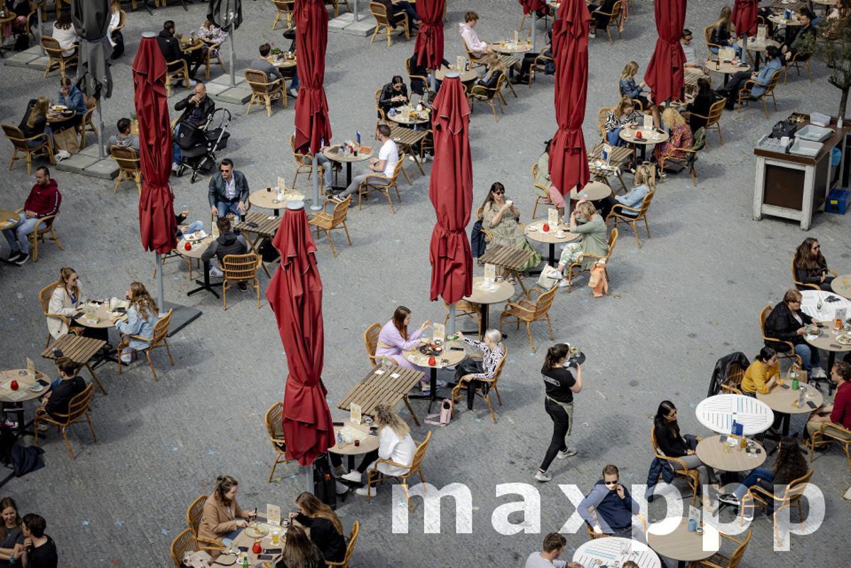 Outdoor cafe terraces can welcome customers again