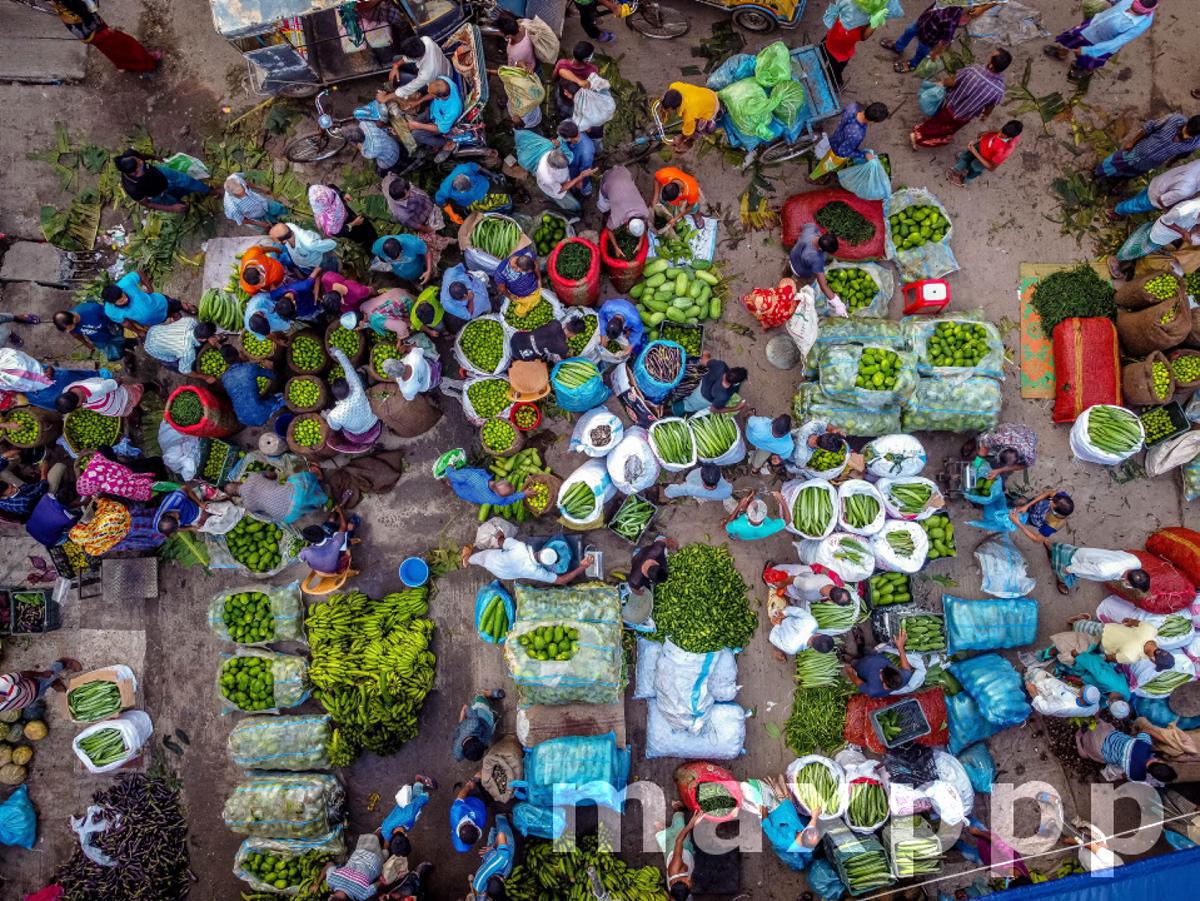 COVID-19: LOCKDOWN: Wholesale Vegetable Market in Bangladesh