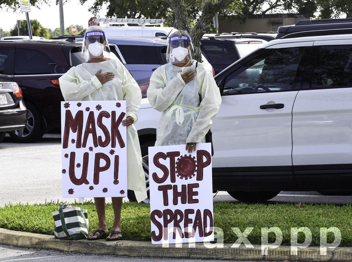 School Face Mask Mandate Debated in Viera, US