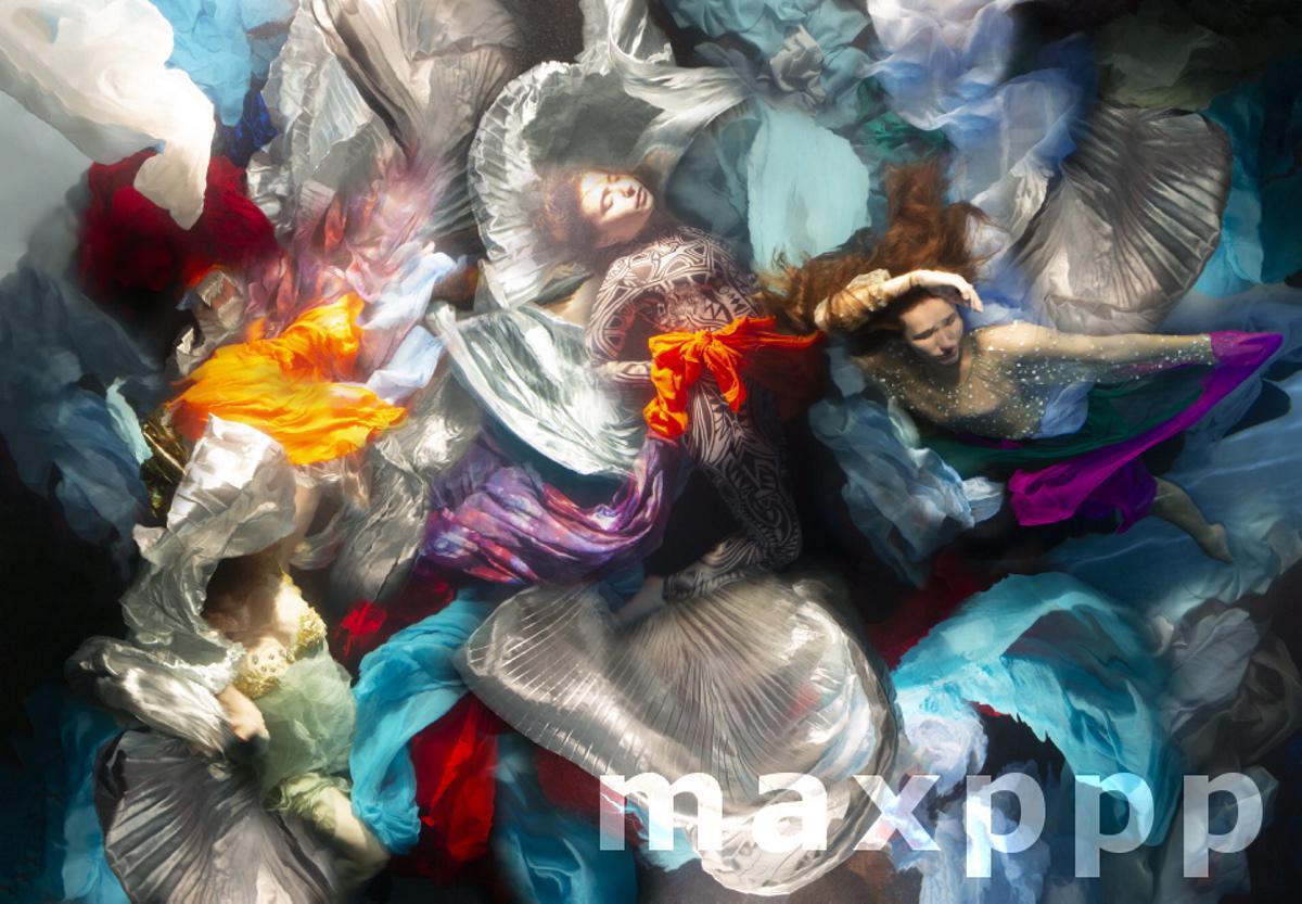 Moscow International Foto awards showcases
