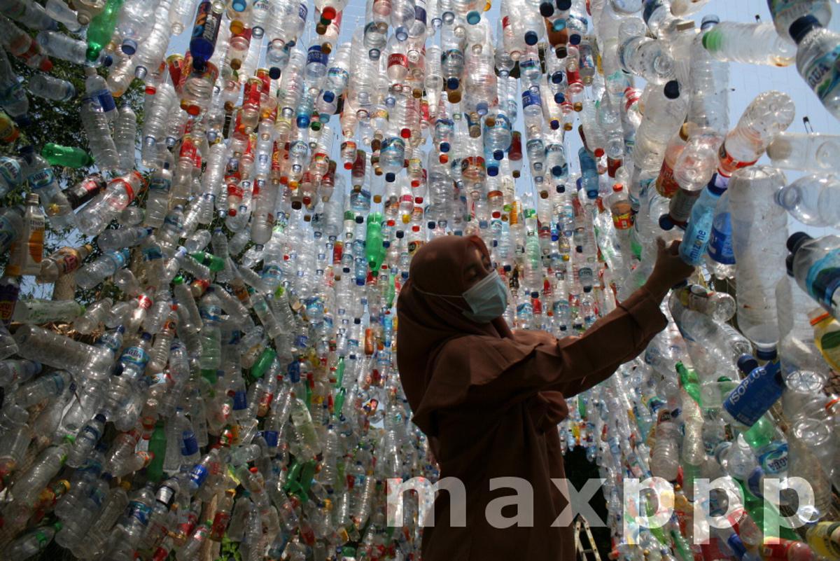 Plastic installation