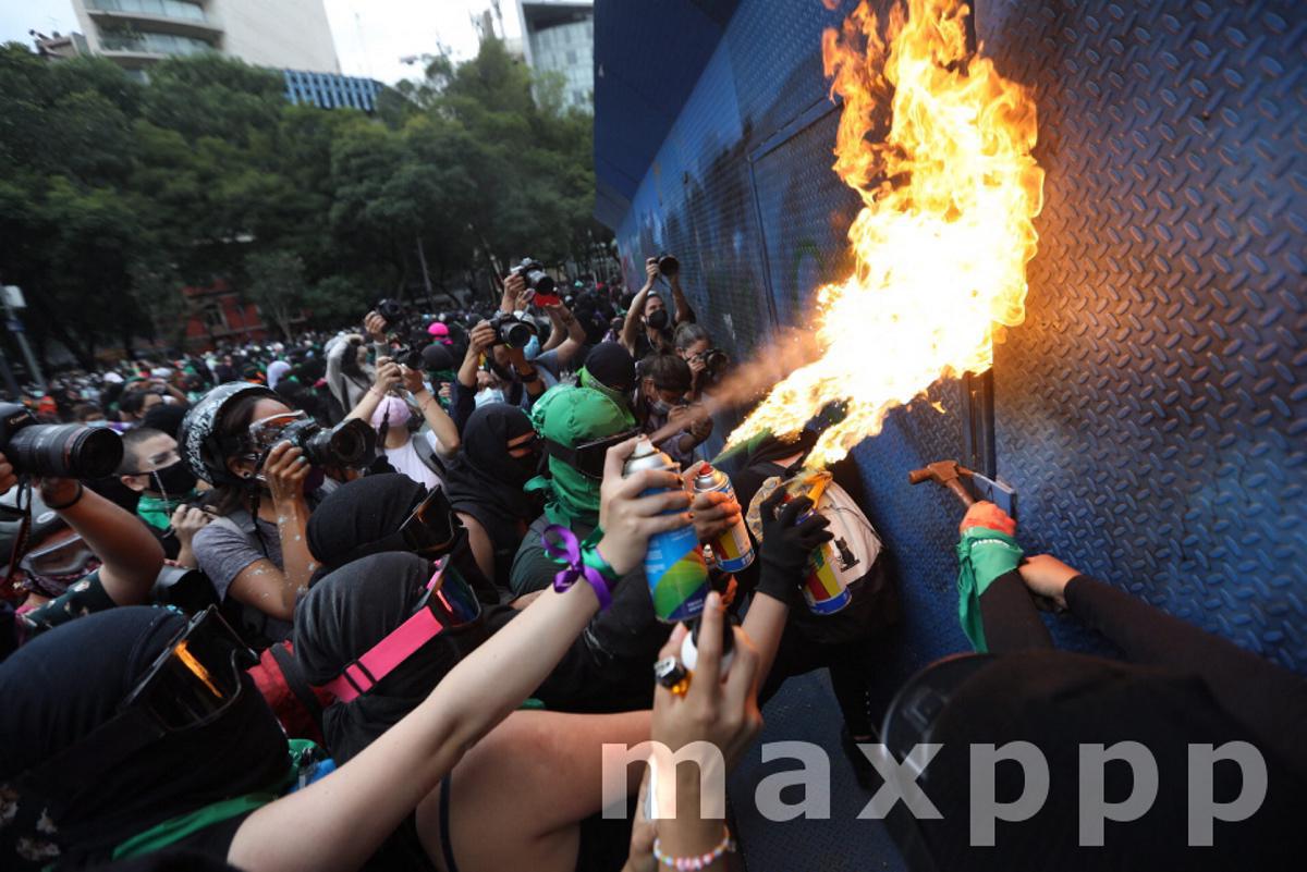 Mexico City is experiencing a tense march for safe abortion throughout the country