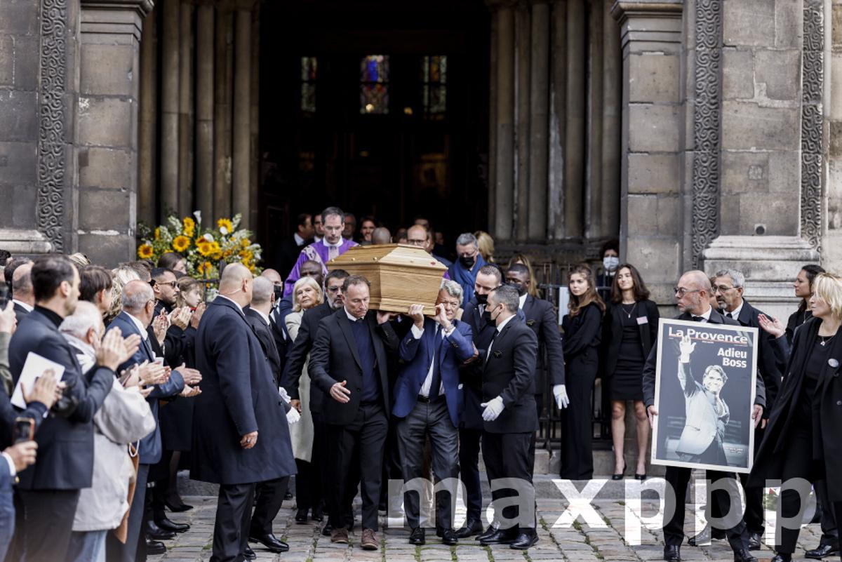 Mort de Bernard TAPIE • Messe organisée en son hommage à Paris