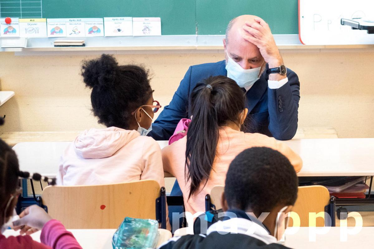 Jean-Michel BLANQUER visite l'école elementaire Richomme.