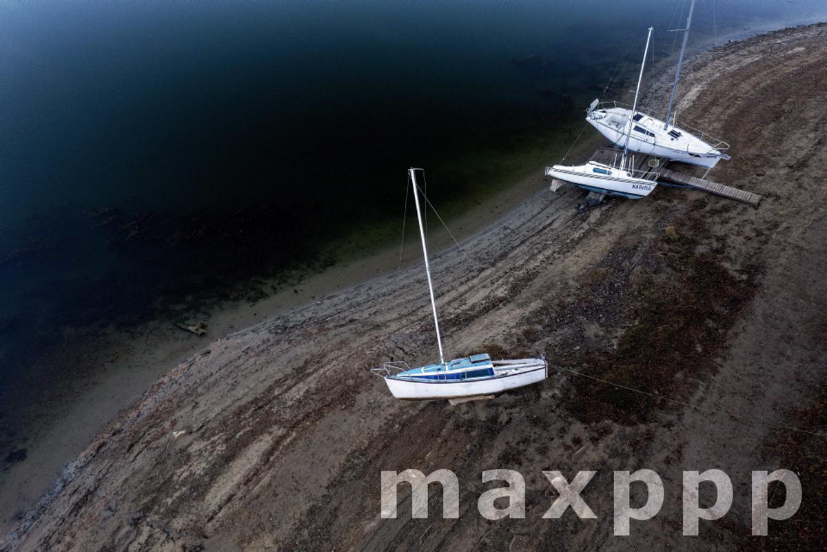 Lowered water level in Lake Solinskie