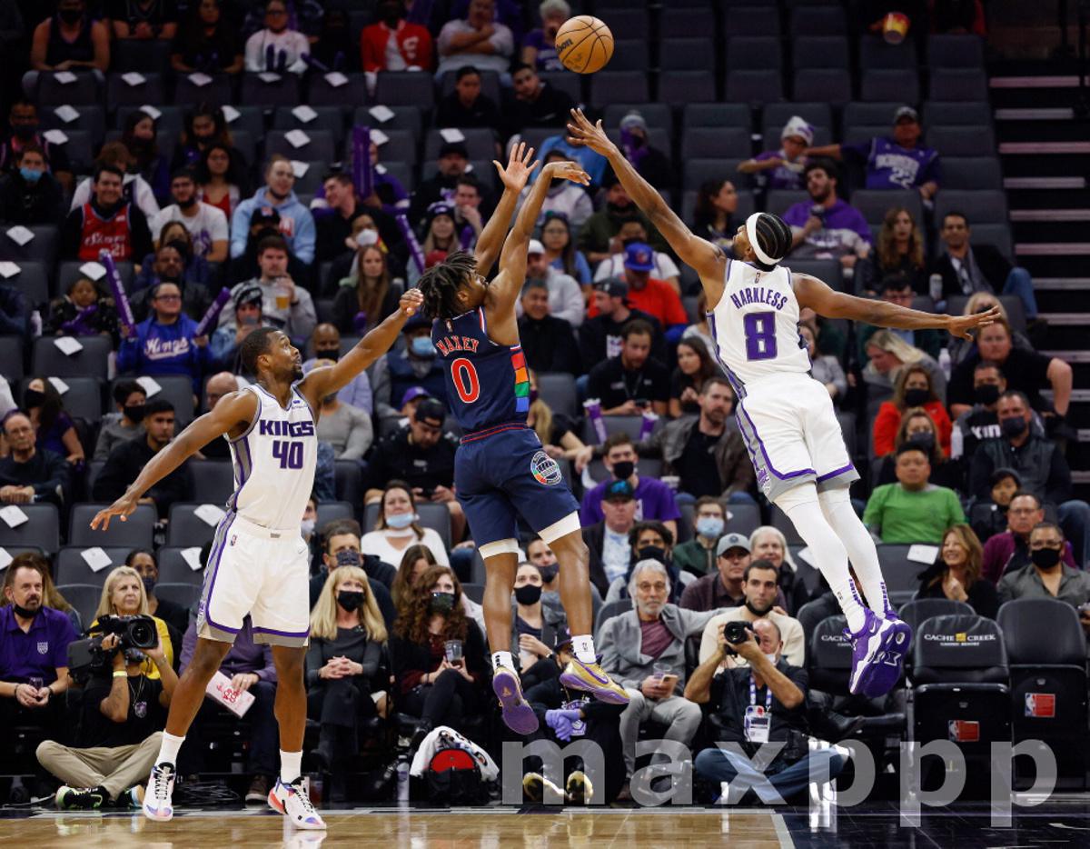 Phildadelphia 76ers at Sacramento Kings