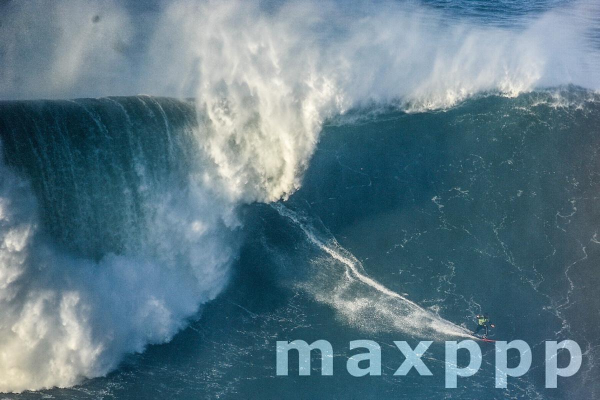 Tow Surfing Challenge in Nazare