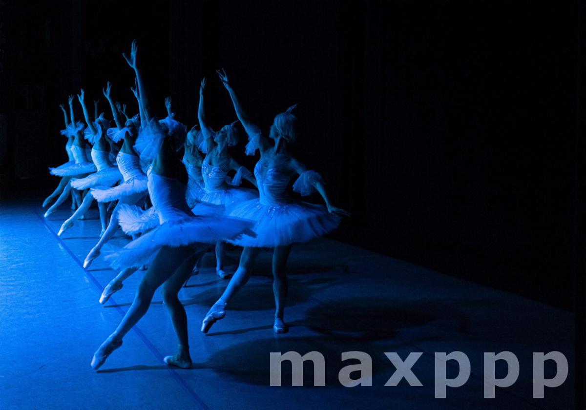 A night at the ballet as daily life in Kyiv recovers