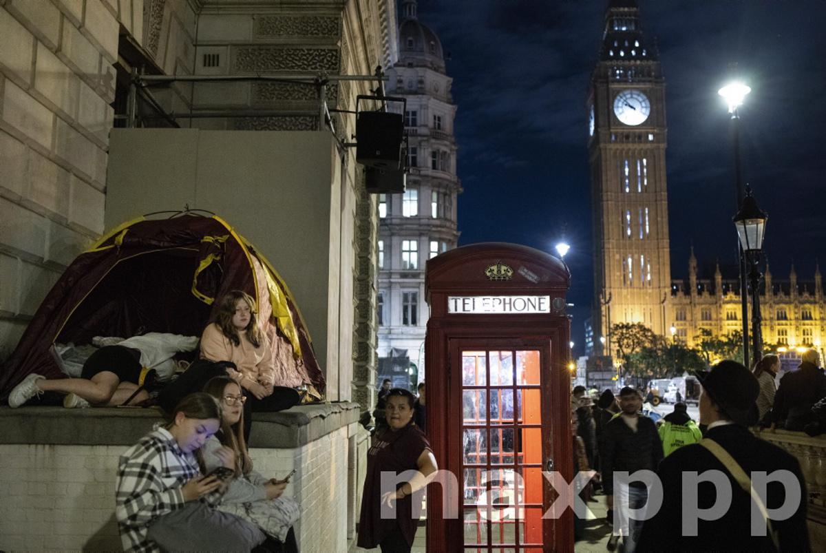 London prepares for late Queen Elizabeth II's funeral