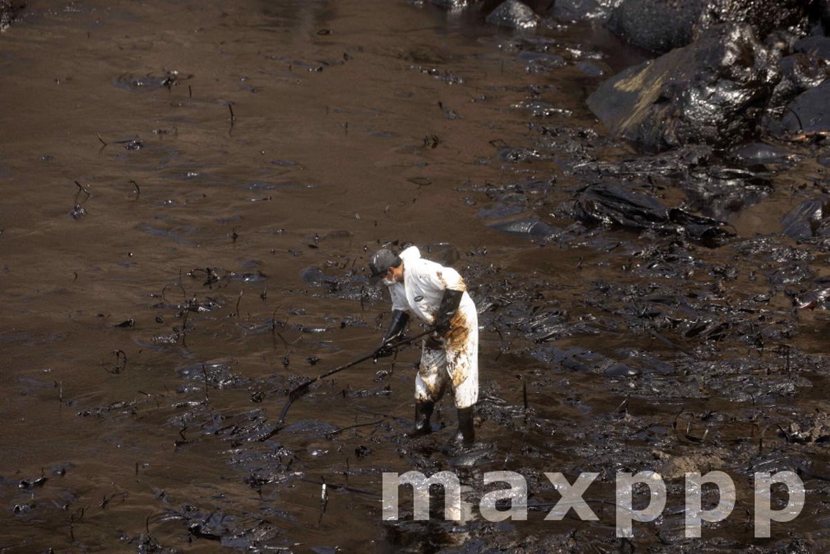 The environmental impact of the Repsol oil spill grows on the Peruvian coast