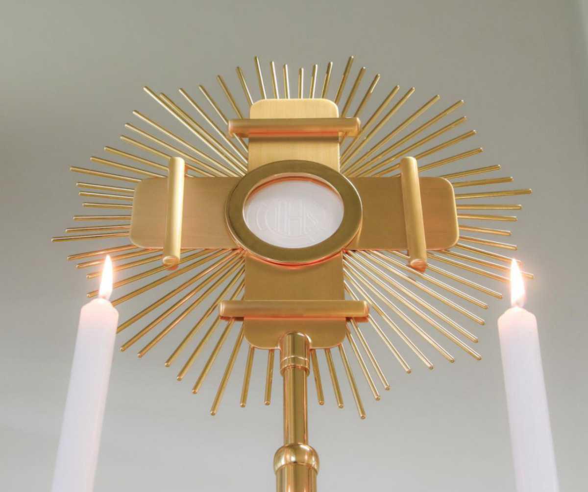 Five-minute Reparative Adoration to console the Sacred Heart of Jesus