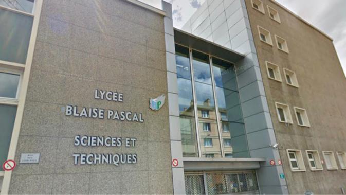 Le recteur de Normandie en visite dans une « classe passerelle » au lycée Blaise-Pascal à Rouen 