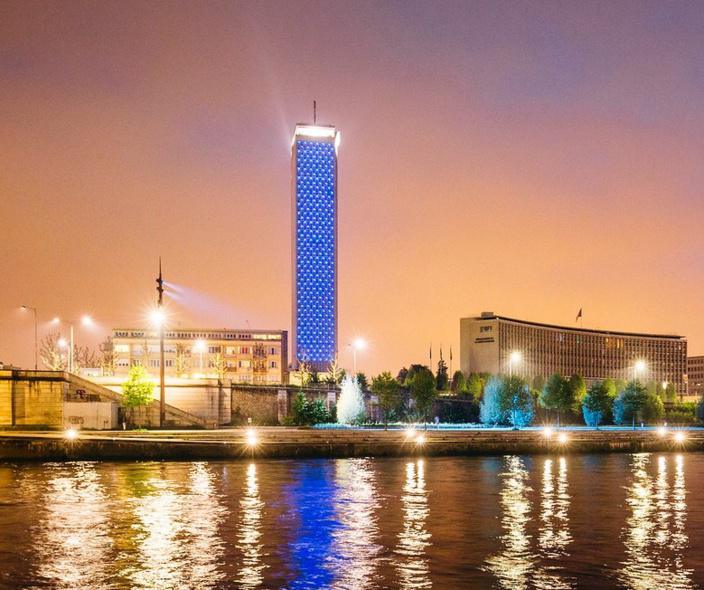 A Rouen, la Tour des Archives s’illumine en bleu cette nuit pour la journée des droits de l’enfant