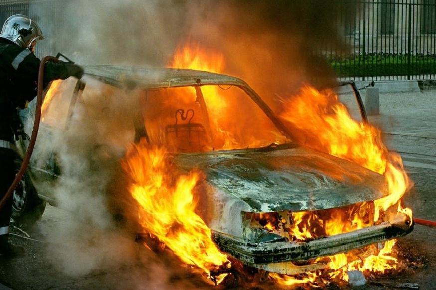 Seine-Maritime : un habitant de Harfleur interpellé après avoir mis le feu à une voiture Seine-Maritime : un habitant de Harfleur interpellé après avoir mis le feu à une voiture