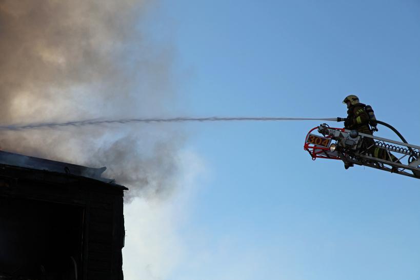 Des cellules de stockage en feu près de la zone commerciale de Barentin, 46 sapeurs-pompiers sur place