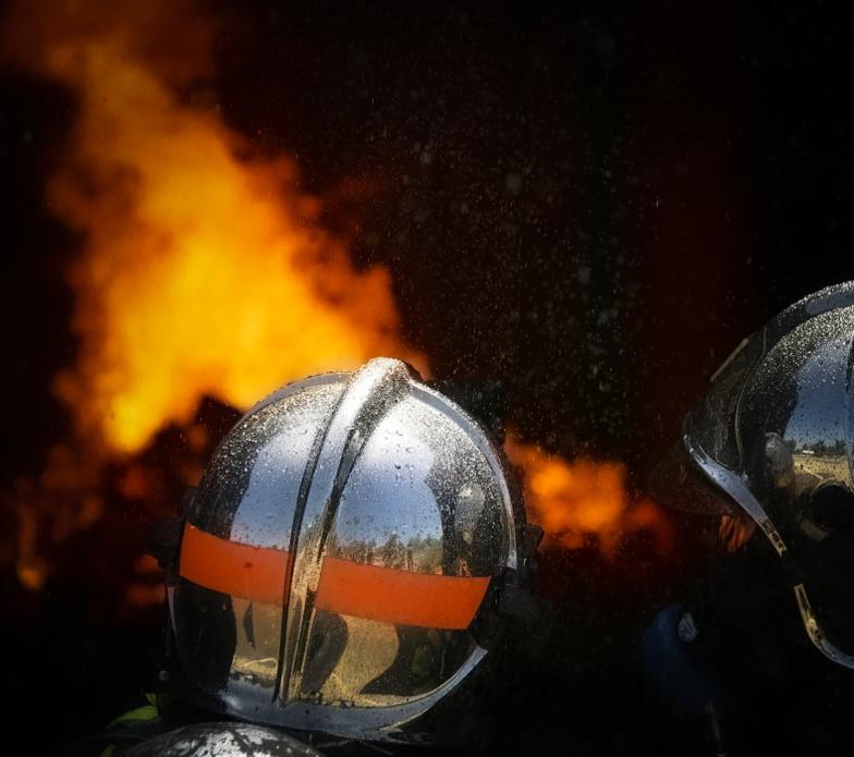 Un feu de machine à laver dans un garage menace une maison voisine à Tillières-sur-Avre