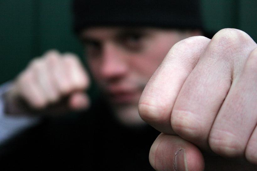 Yvelines. Un chauffeur de bus frappé au visage par un passager cette nuit à Poissy Yvelines. Un chauffeur de bus frappé au visage par un passager cette nuit à Poissy