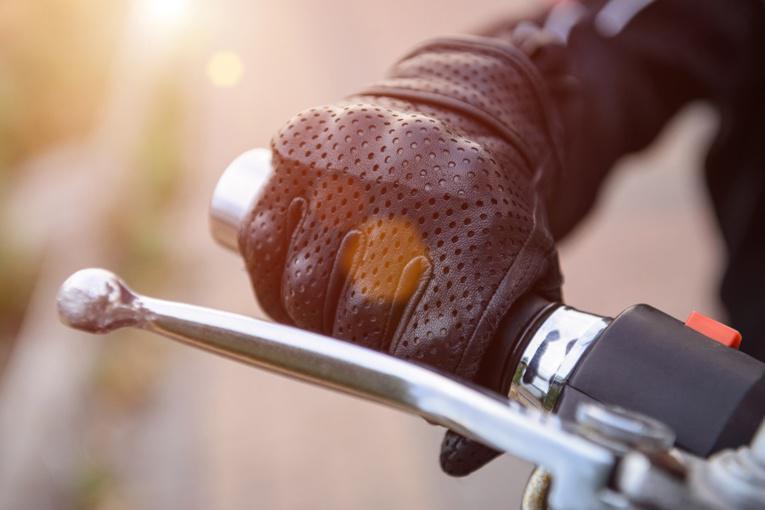 Seine-Maritime. un motard blessé dans un accident avec une voiture à Petit-Quevilly 