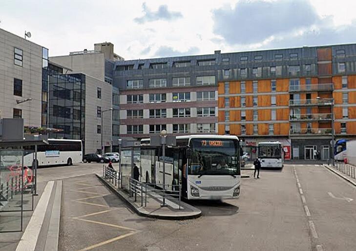 Rouen. Une fuite de gaz sur le circuit d'un bus entraîne l'évacuation de la gare routière Rouen. Une fuite de gaz sur le circuit d'un bus entraîne l'évacuation de la gare routière