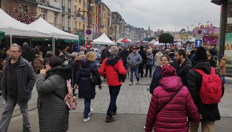 Foire aux harengs et à la coquille Saint-Jacques de Dieppe : les visiteurs sont au rendez-vous