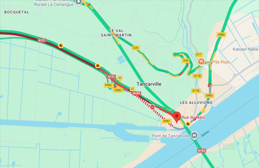 Seine-Maritime : les habitants d'une rue de Tancarville sous les eaux après la rupture d'une canalisation Seine-Maritime : les habitants d'une rue de Tancarville sous les eaux après la rupture d'une canalisation
